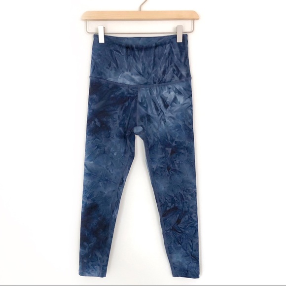 Beyond Yoga Blue Tie Dye Crop Leggings 